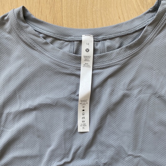 Lulu Lemon Muscle Love Crop Tank Tough! - Picture 2 of 4